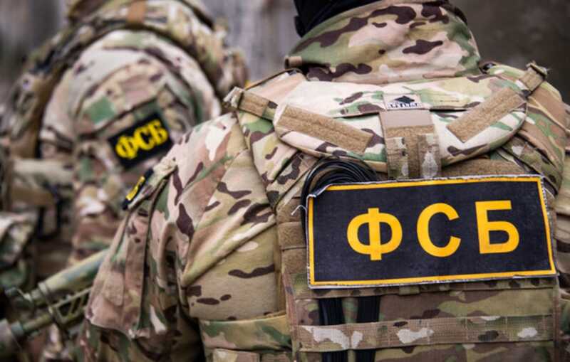В Челябинске прошли обыски у руководителя отдела аэропорта по делу о взятках